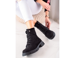 Praktické dámské  kotníčkové boty černé na plochém podpatku