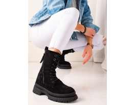 Komfortní  kotníčkové boty černé dámské na plochém podpatku