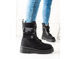 Trendy černé  kotníčkové boty dámské na plochém podpatku