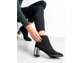 Výborné  kotníčkové boty černé dámské na širokém podpatku