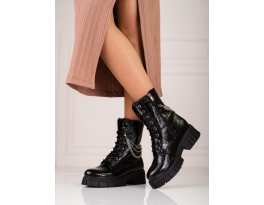Stylové černé dámské  kotníčkové boty na plochém podpatku