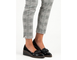 Trendy dámské černé  polobotky na klínku