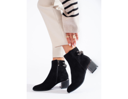 Praktické dámské černé  kotníčkové boty na širokém podpatku